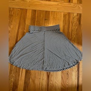 Like new LOFT black and white cotton swing skirt